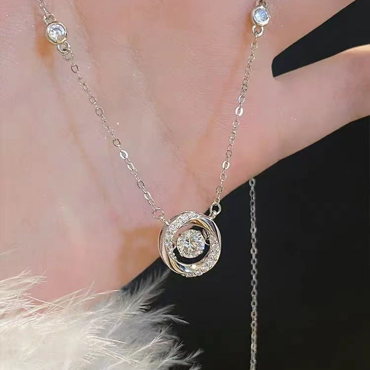 Mobius Three Seconds Heart Necklace Women's New Light Luxury Niche High-end Smart Pendant Elegant All-match Accessories