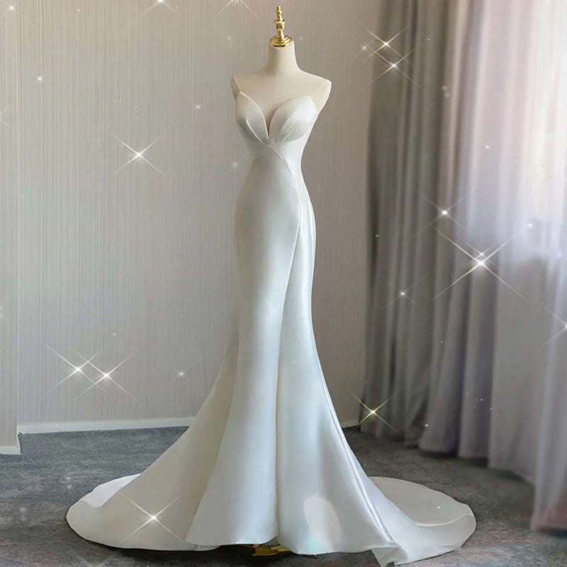 White Minimalist Mermaid-style Wedding Dress