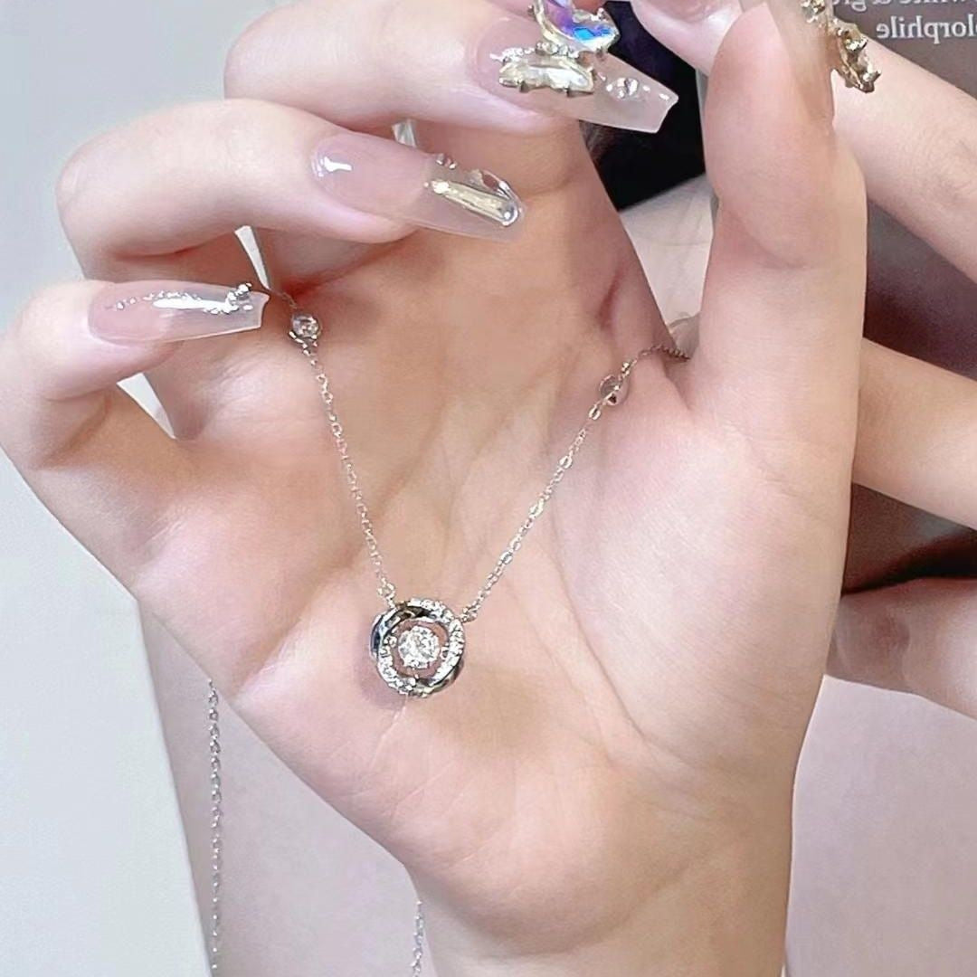 Mobius Three Seconds Heart Necklace Women's New Light Luxury Niche High-end Smart Pendant Elegant All-match Accessories